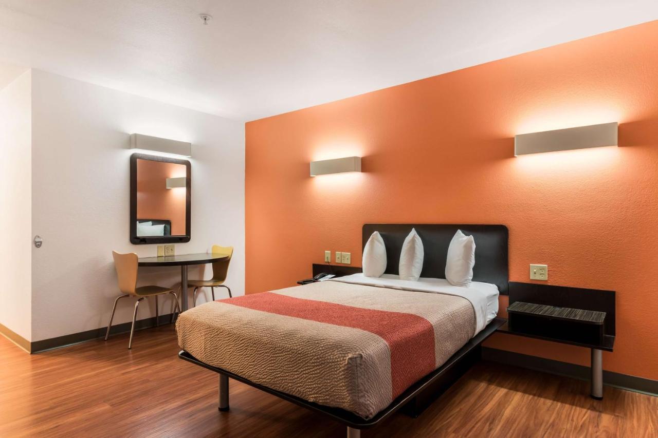 Motel 6 Wilkes Barre Arena Экстерьер фото