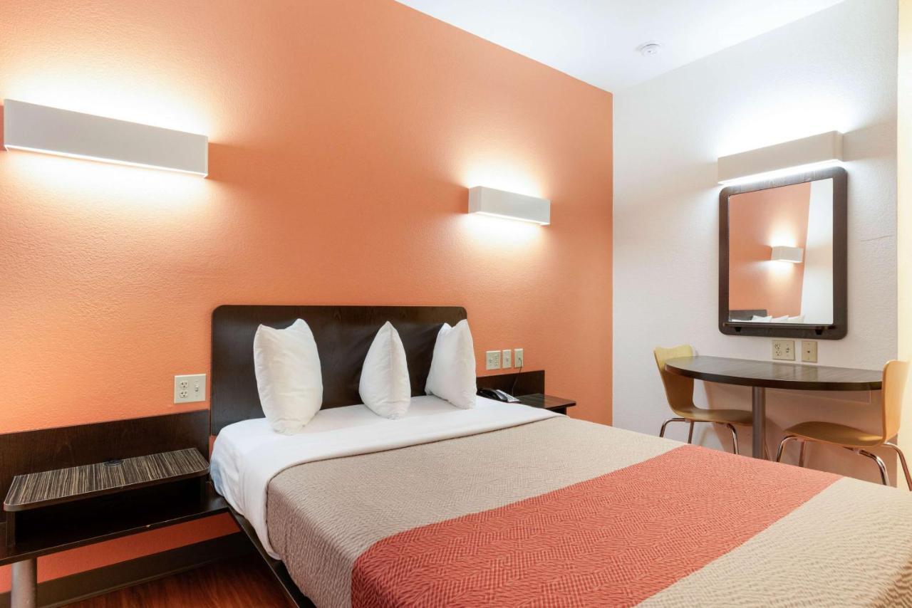 Motel 6 Wilkes Barre Arena Экстерьер фото